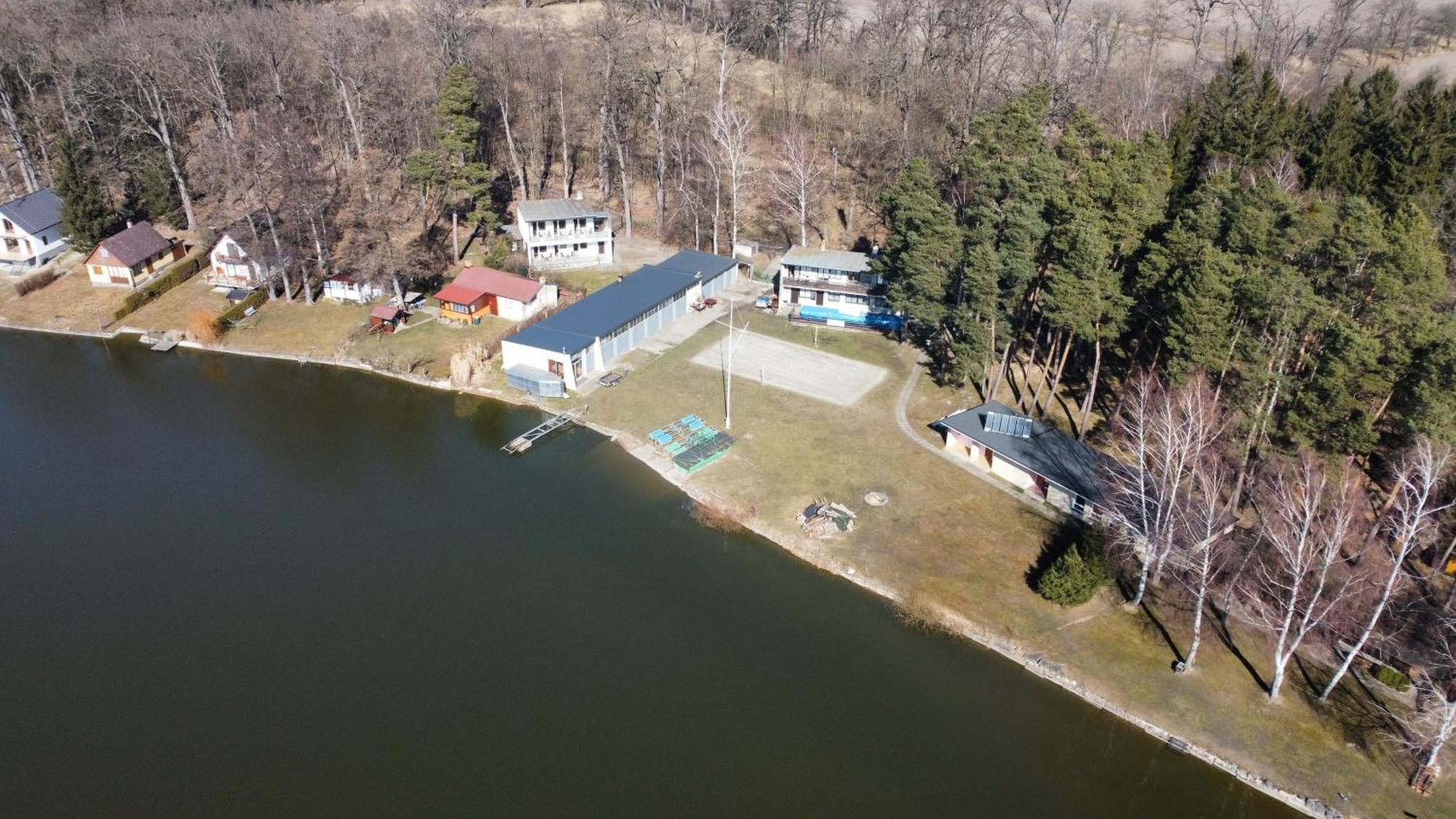 فندق Yacht Club Bezdrev Hluboká nad Vltavou المظهر الخارجي الصورة