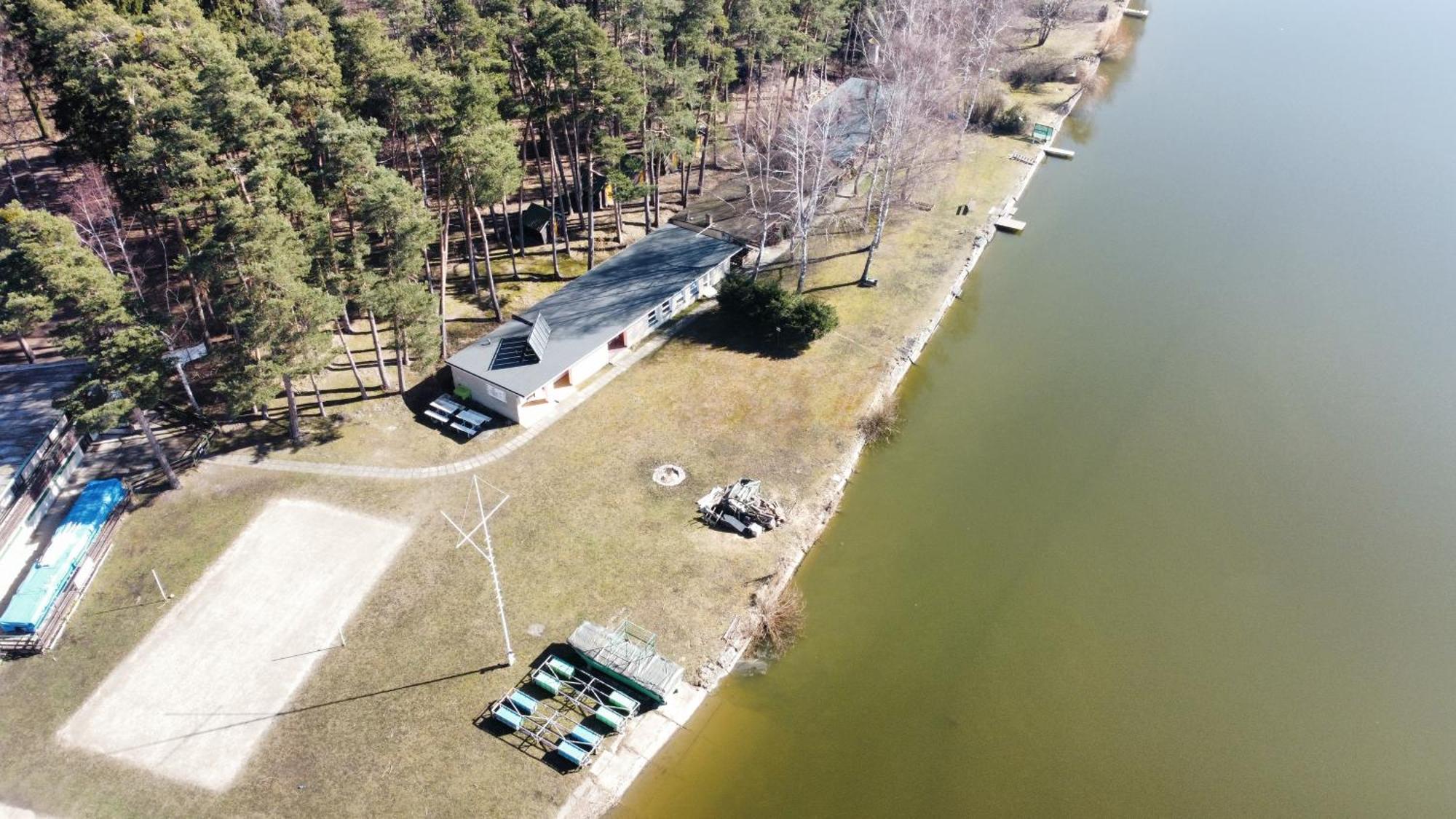 فندق Yacht Club Bezdrev Hluboká nad Vltavou المظهر الخارجي الصورة