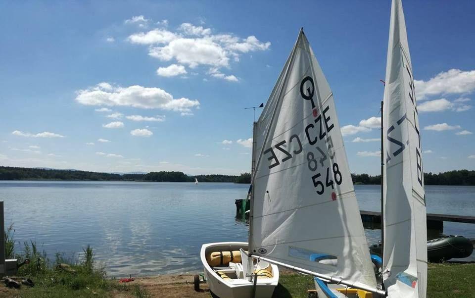 فندق Yacht Club Bezdrev Hluboká nad Vltavou المظهر الخارجي الصورة